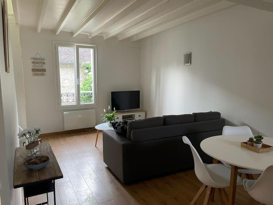 Tiny Paradise - 2 Bedrooms Apartment Montigny-sur-Loing Ngoại thất bức ảnh